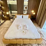 Royal Vip Jacuzzi * リヴィウ