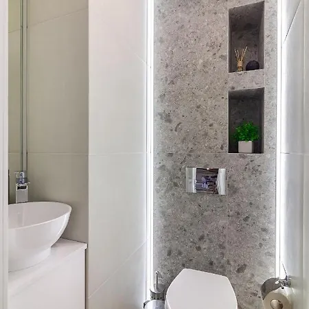 דירה Royal Vip Jacuzzi לבוב