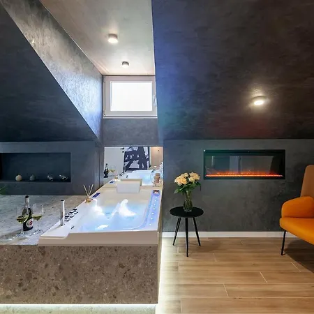 公寓 Royal Vip Jacuzzi *