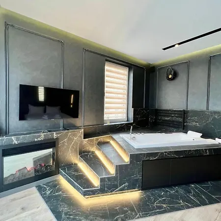 Appartamento Royal Vip Jacuzzi Leopoli