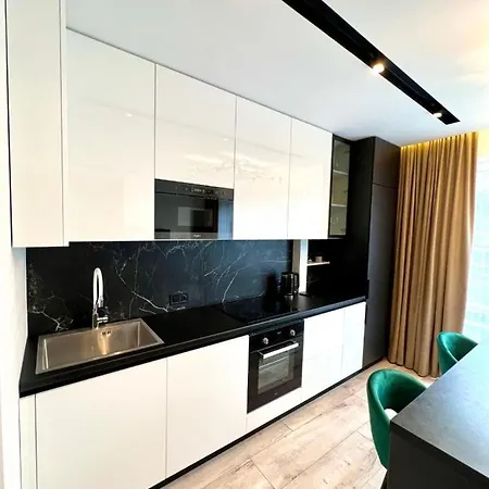 Royal Vip Jacuzzi 利沃夫