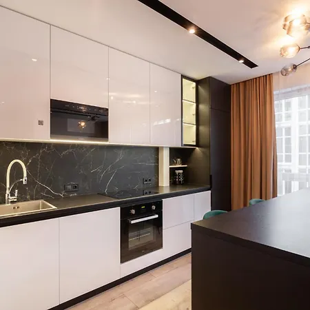 Royal Vip Jacuzzi Apartment Lemberg