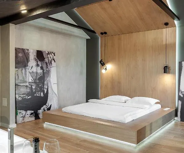 Royal Vip Jacuzzi Leopoli